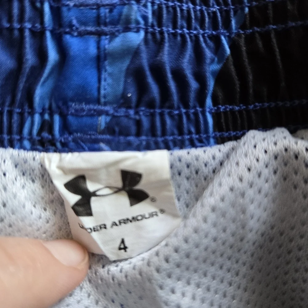 Under Armour Kids' Blue Camo Swim Shorts Board Shorts GUC size 4